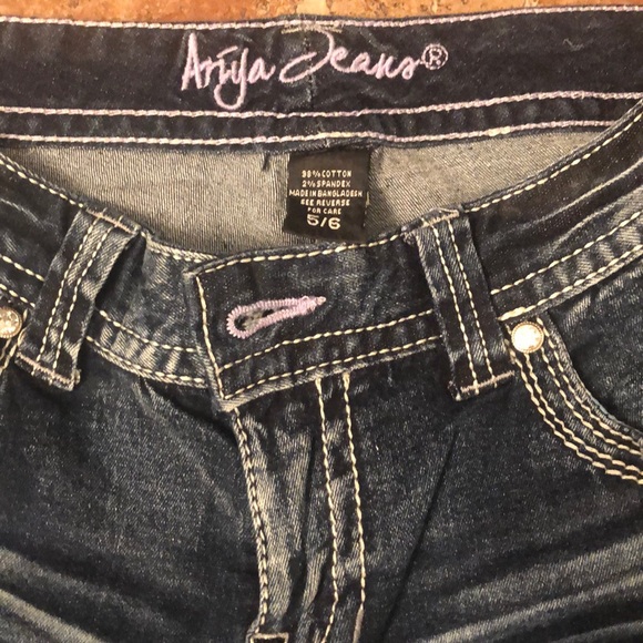 Jean Shorts - Picture 2 of 3